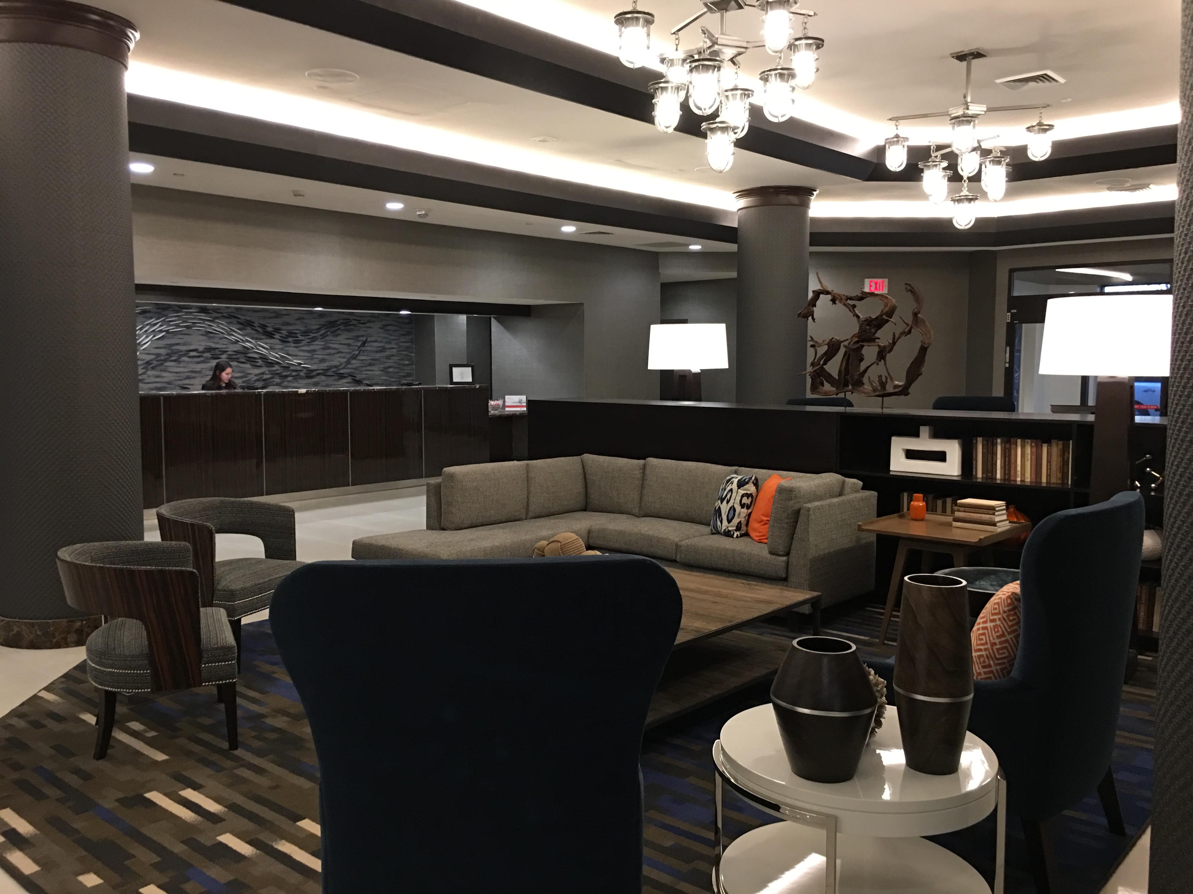 Crowne Plaza Annapolis lobby