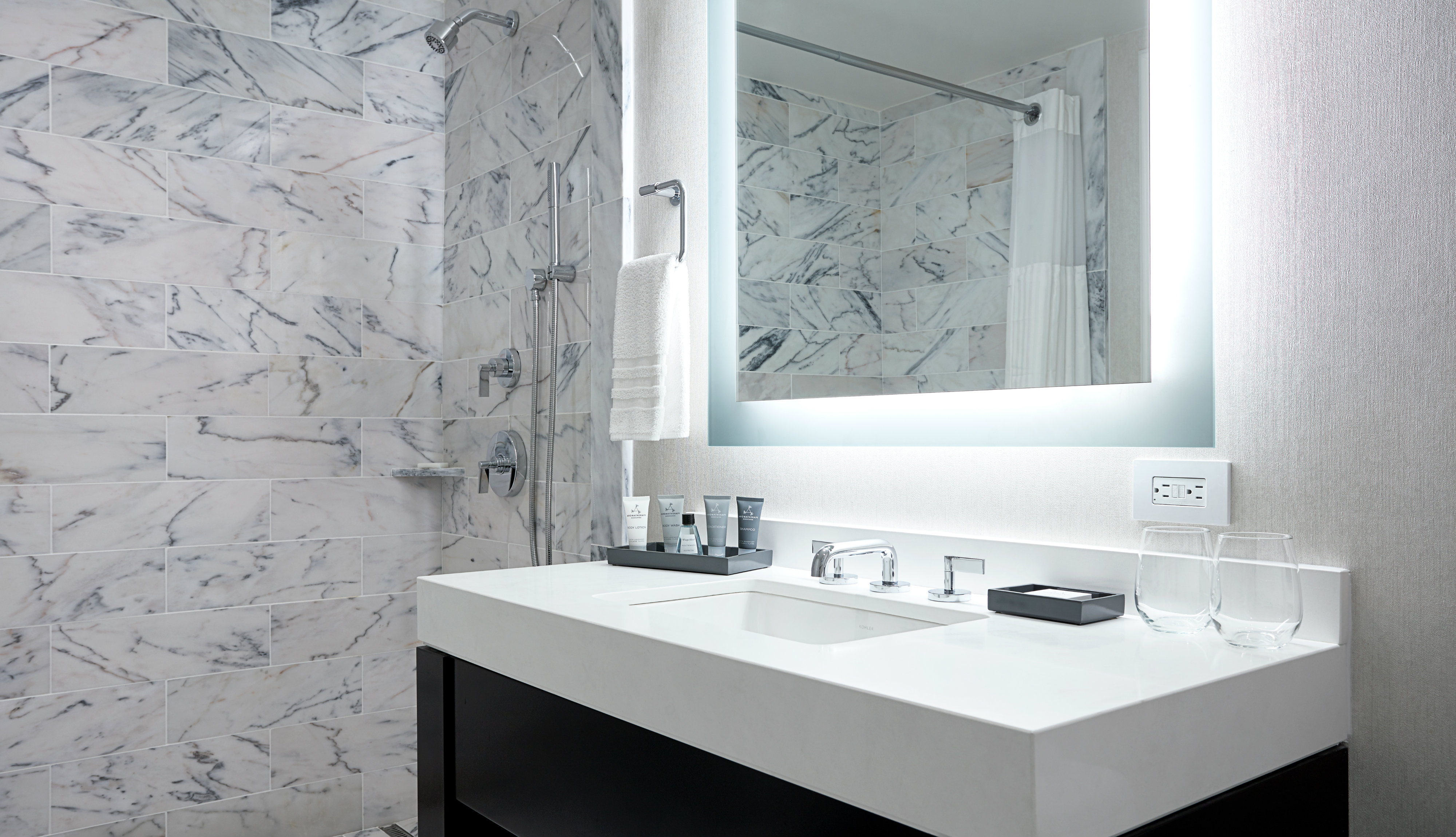 JW Marriott Essex House New York Central Park bathroom suite