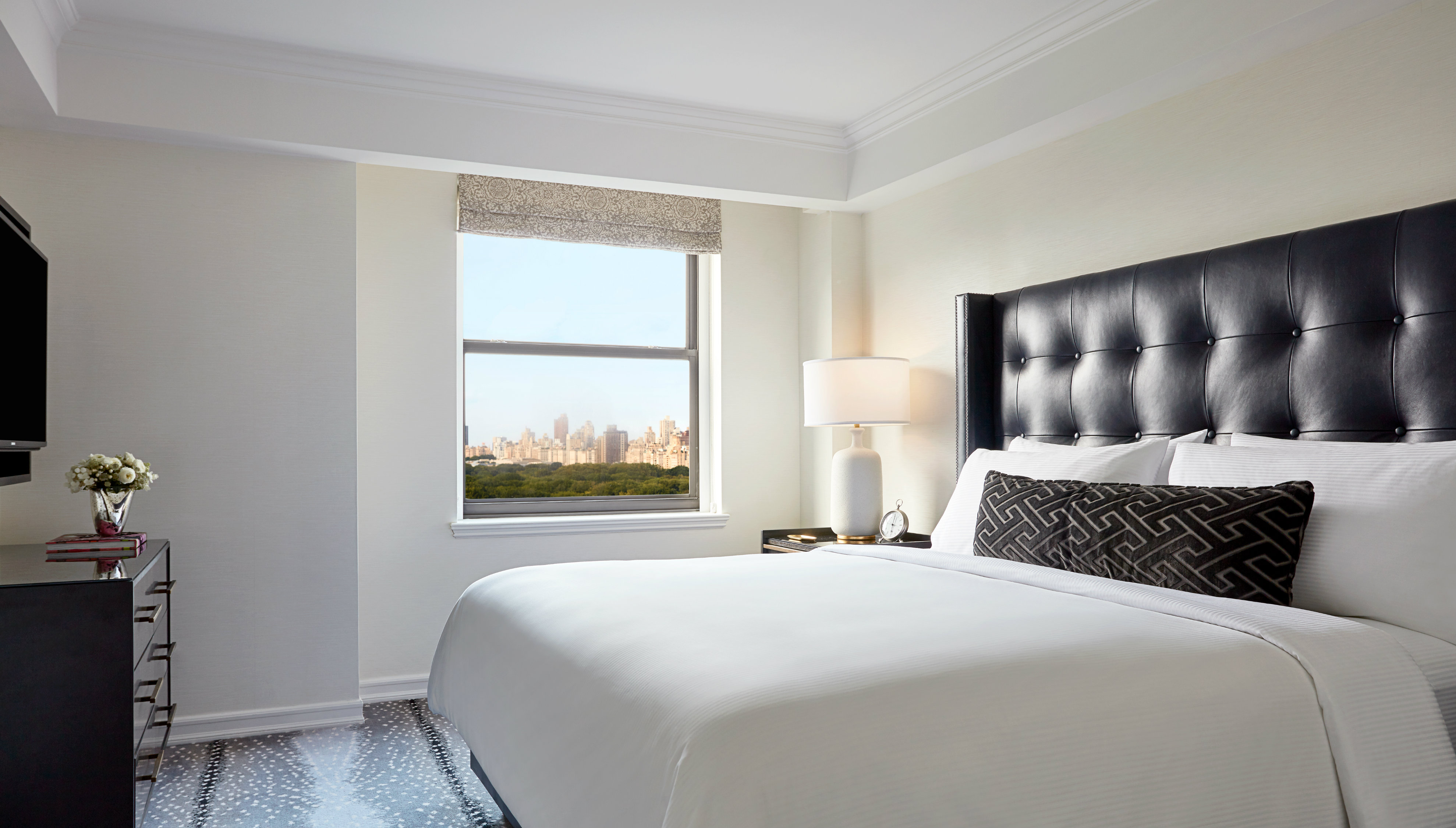 JW Marriott Essex House New York guestroom