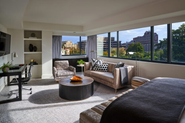 The Dupont Circle Hotel room living area